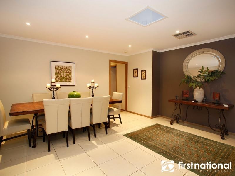 50 Edrington Park Drive, Berwick VIC 3806