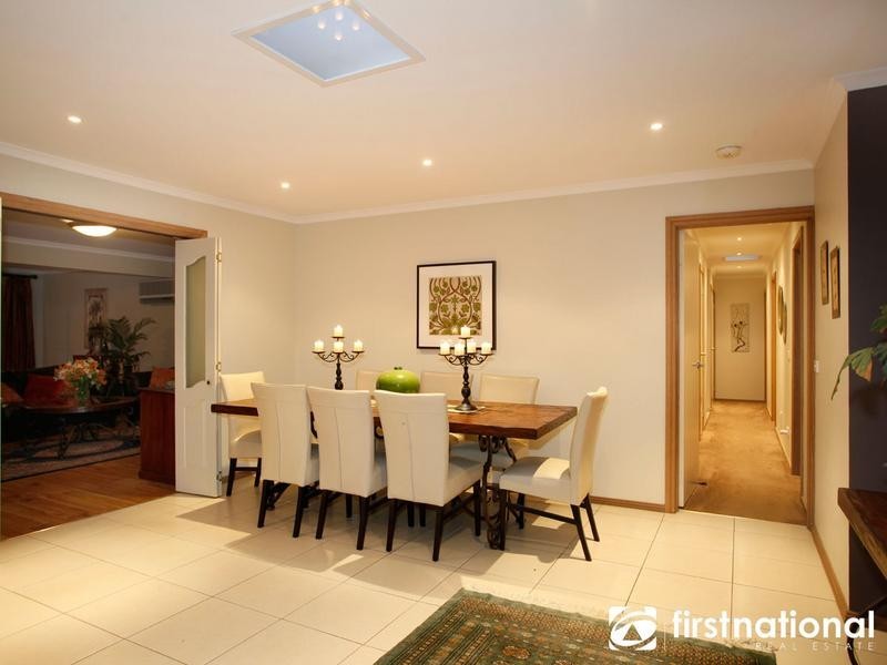 50 Edrington Park Drive, Berwick VIC 3806