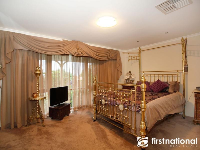 50 Edrington Park Drive, Berwick VIC 3806