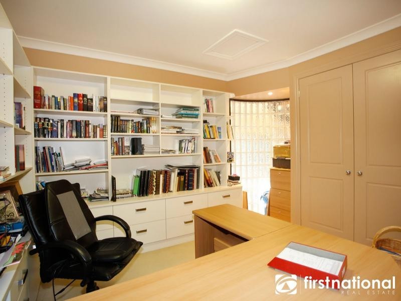 16 Casey Drive, Berwick VIC 3806