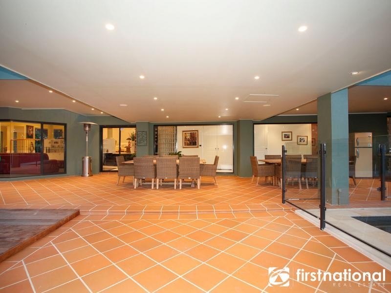 16 Casey Drive, Berwick VIC 3806