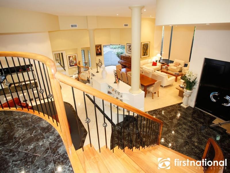 16 Casey Drive, Berwick VIC 3806