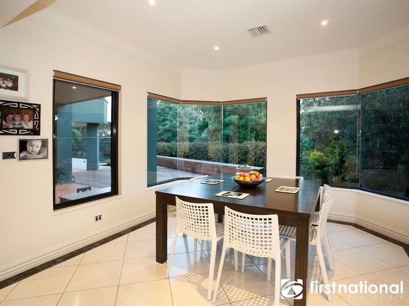 16 Casey Drive, Berwick VIC 3806