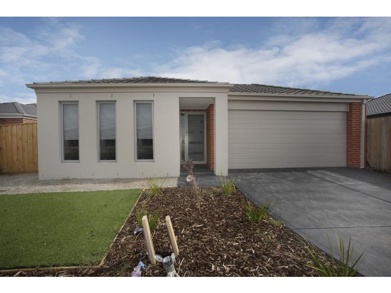 3 Caladenia Street, Officer VIC 3809
