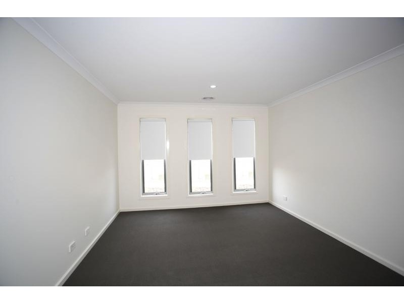 3 Caladenia Street, Officer VIC 3809