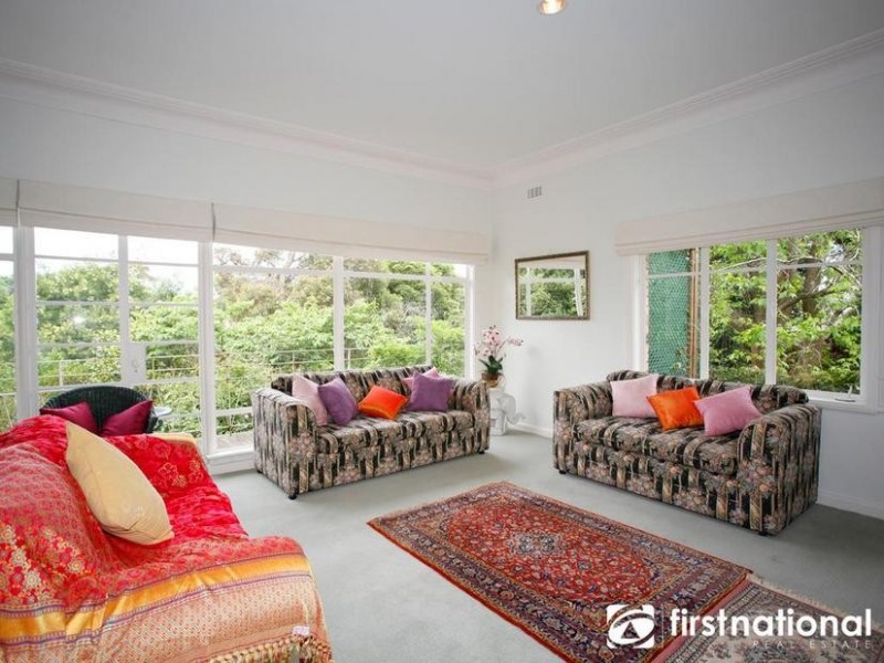 50-52 Brisbane St, Berwick VIC 3806