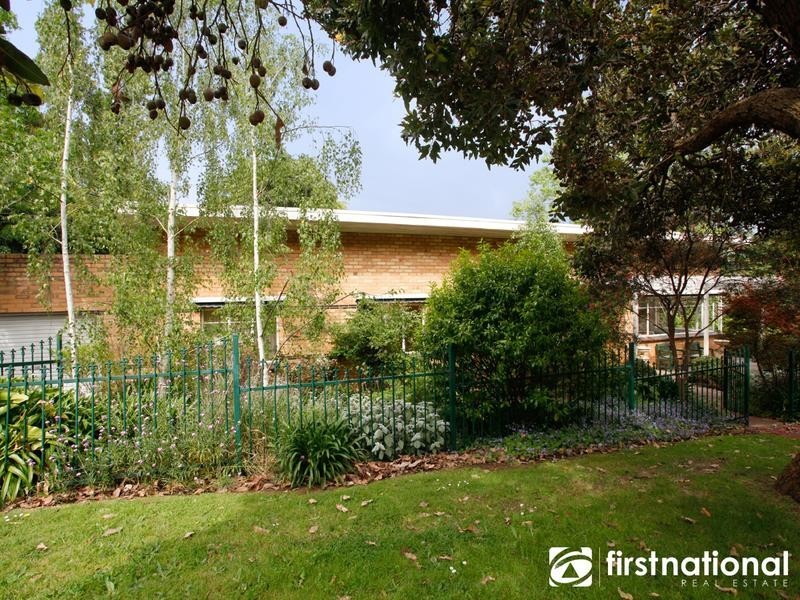 50-52 Brisbane St, Berwick VIC 3806