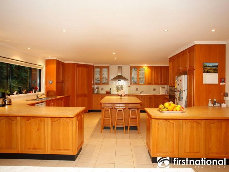 172 Yackatoon Rd, Beaconsfield Upper VIC 3808