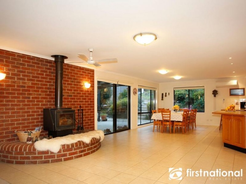 172 Yackatoon Rd, Beaconsfield Upper VIC 3808