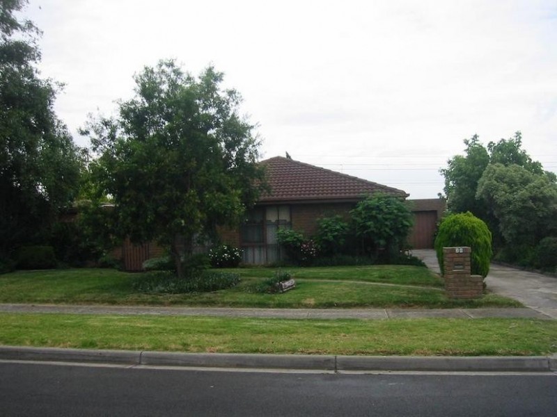 20 Collins Crescent, Berwick VIC 3806