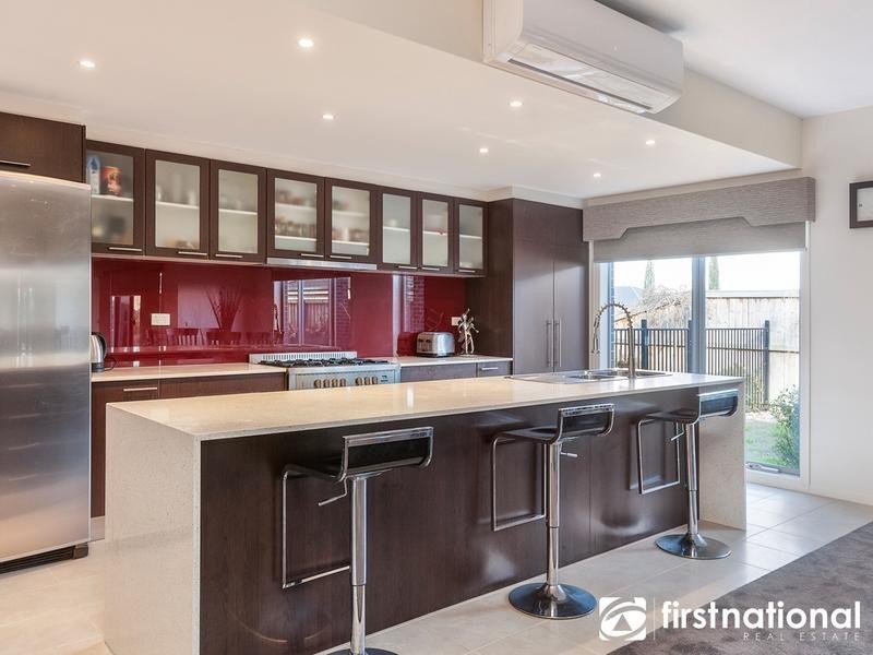 35 Bernly Boulevard, Berwick VIC 3806