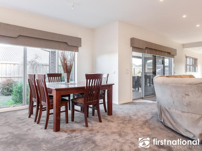 35 Bernly Boulevard, Berwick VIC 3806