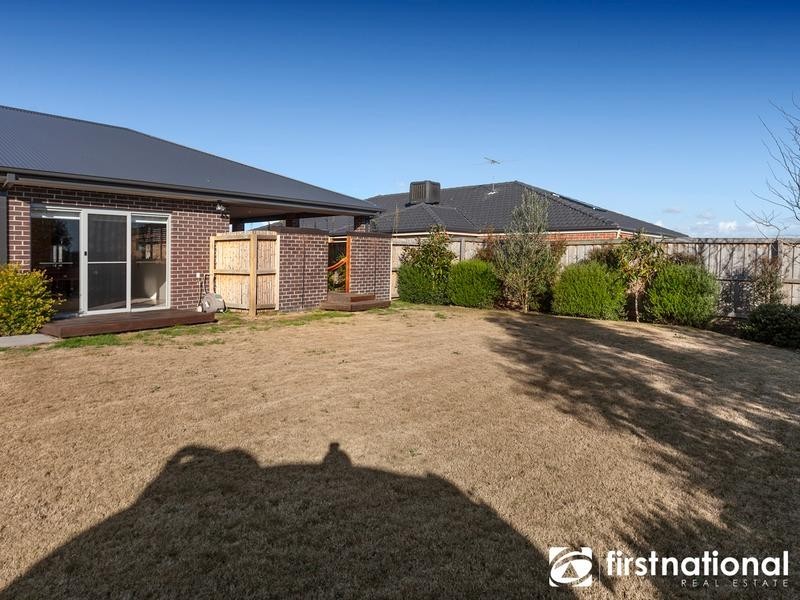 35 Bernly Boulevard, Berwick VIC 3806