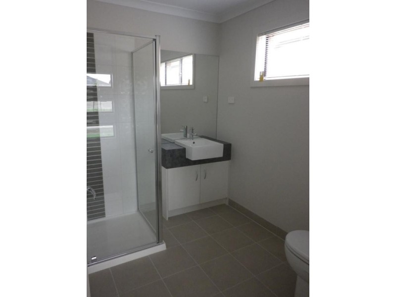 5 Markbeech Crescent, Officer VIC 3809