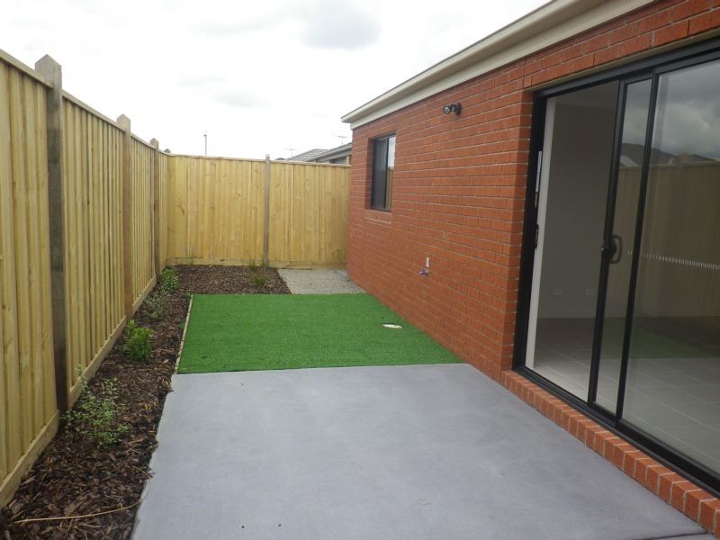5 Markbeech Crescent, Officer VIC 3809