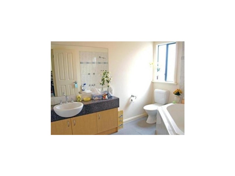 2 Cropton Place, Narre Warren South VIC 3805