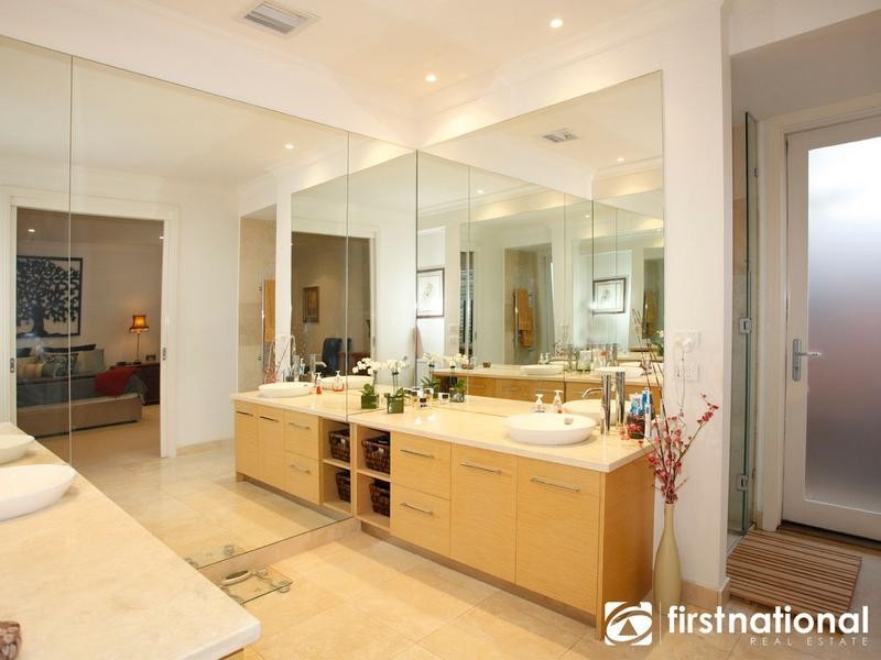 10 Rosemary Court, Berwick VIC 3806