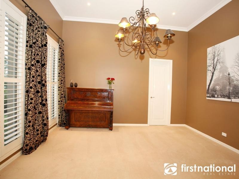 10 Rosemary Court, Berwick VIC 3806