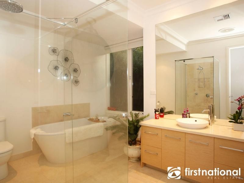 10 Rosemary Court, Berwick VIC 3806