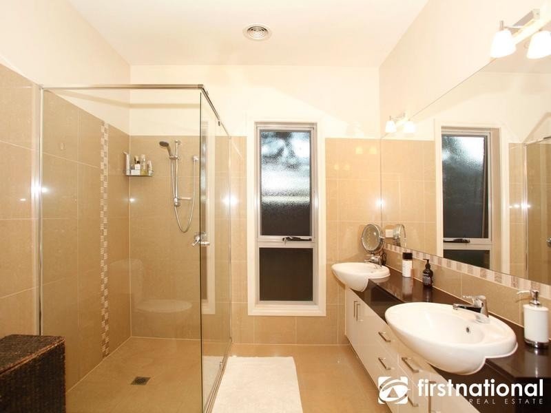 3/4a Buchanan Road, Berwick VIC 3806