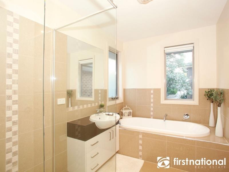 3/4a Buchanan Road, Berwick VIC 3806