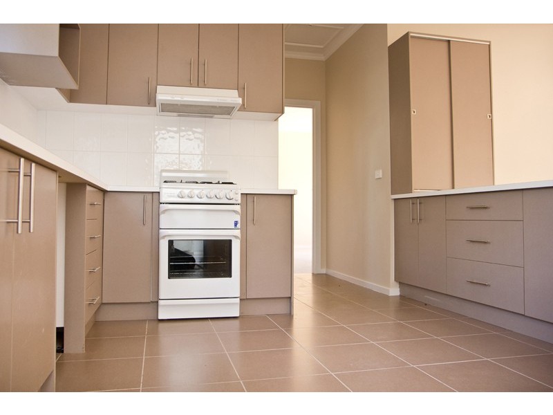 2/84 Sweeney Drive, Narre Warren VIC 3805