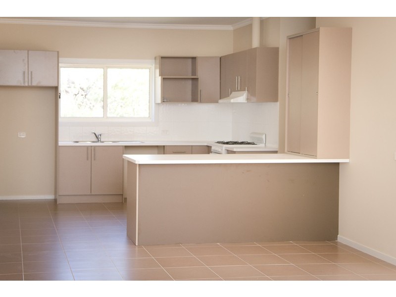 2/84 Sweeney Drive, Narre Warren VIC 3805