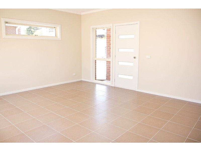 2/84 Sweeney Drive, Narre Warren VIC 3805