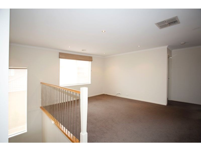 8 Viewpoint Place, Berwick VIC 3806