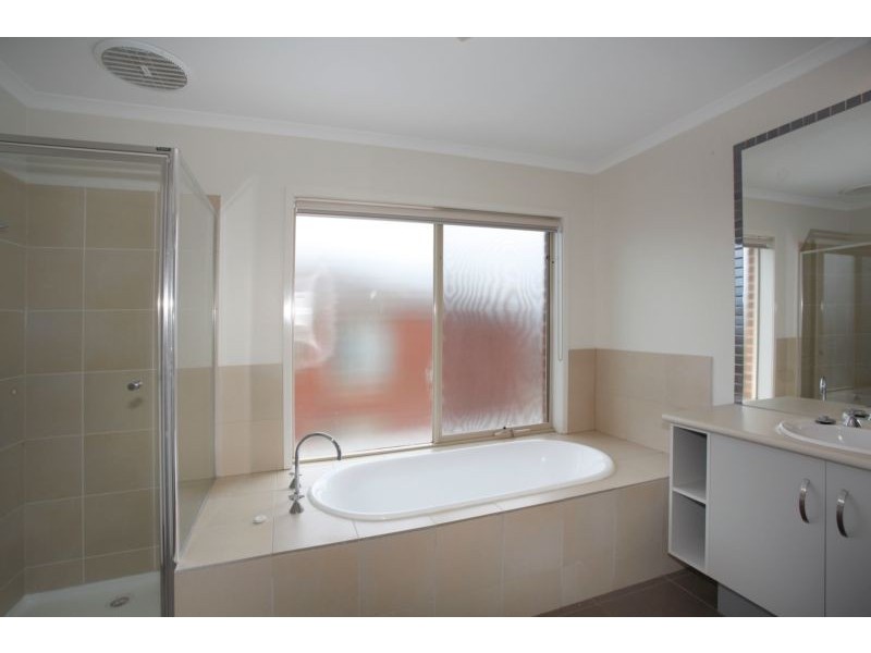 8 Viewpoint Place, Berwick VIC 3806