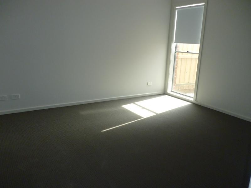 9 Heathfield Lane, Officer VIC 3809