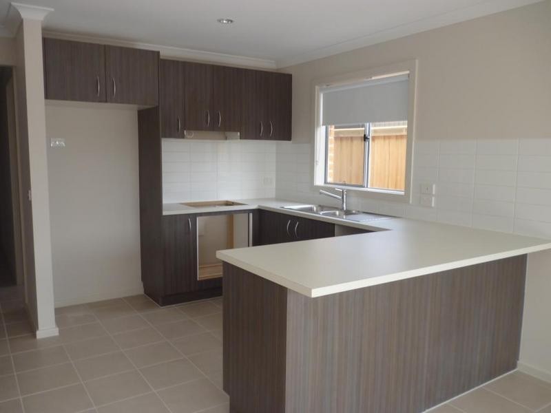 9 Heathfield Lane, Officer VIC 3809