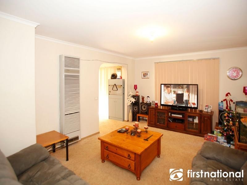 37 St Boswells Avenue, Berwick VIC 3806