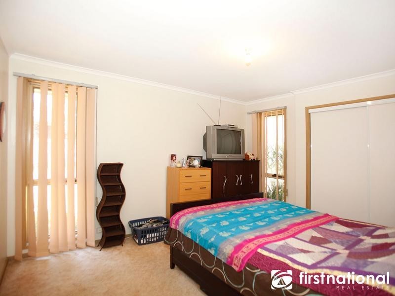 37 St Boswells Avenue, Berwick VIC 3806