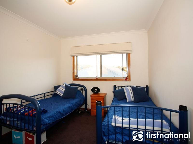 8 Otterburn Drive, Berwick VIC 3806