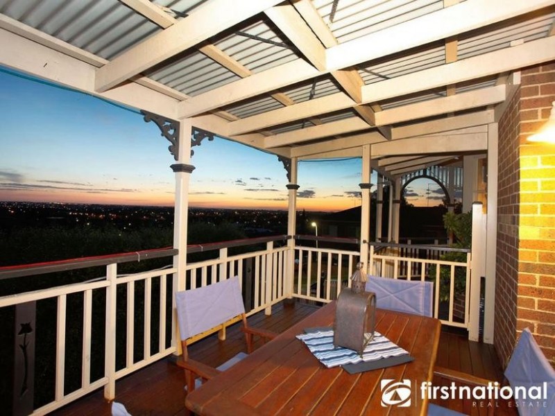 8 Otterburn Drive, Berwick VIC 3806