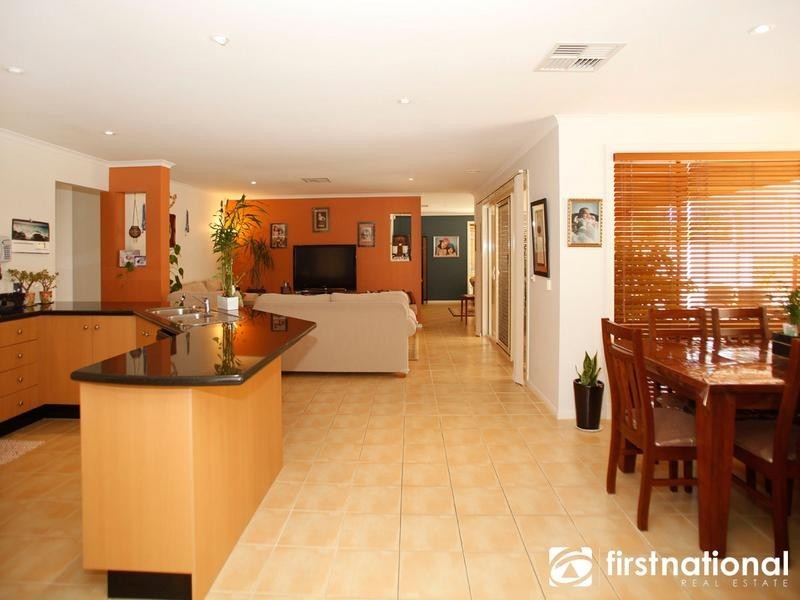 26 Homewood Boulevard, Hallam VIC 3803