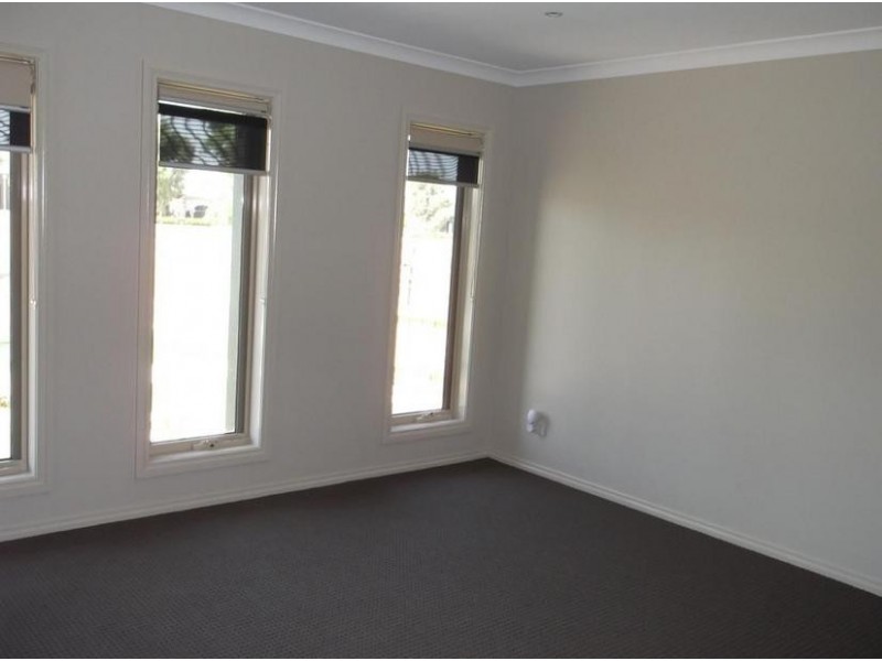 201 Linsell Boulevard, Cranbourne East VIC 3977
