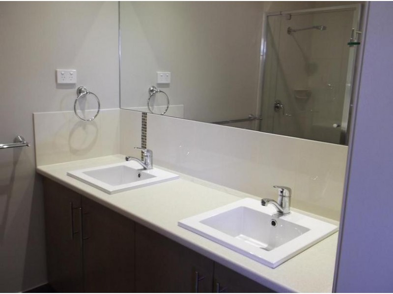 201 Linsell Boulevard, Cranbourne East VIC 3977