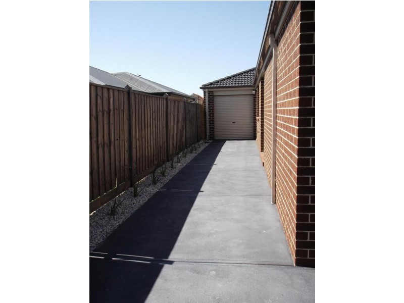 201 Linsell Boulevard, Cranbourne East VIC 3977