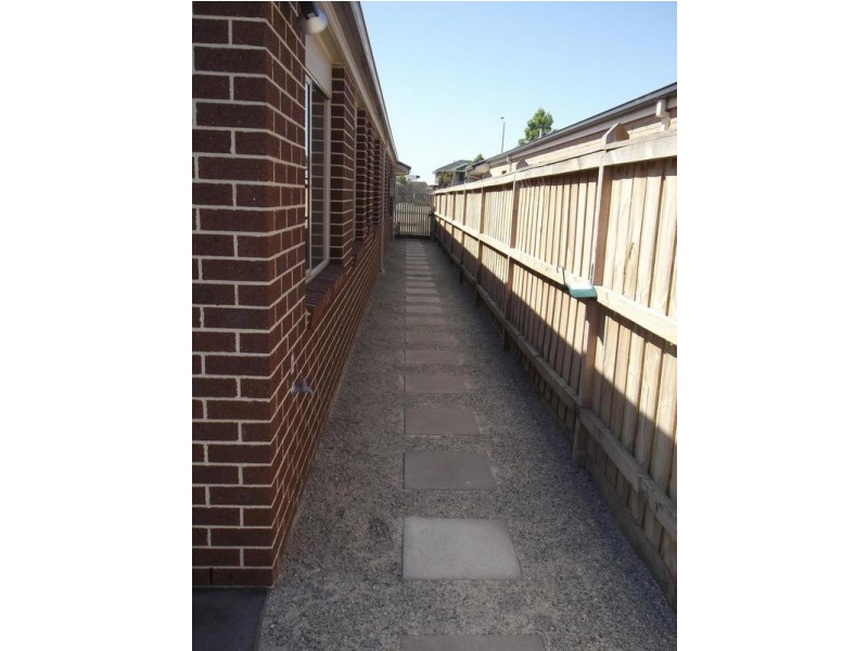 201 Linsell Boulevard, Cranbourne East VIC 3977