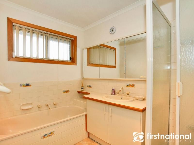 48 Yaldara Drive, Berwick VIC 3806