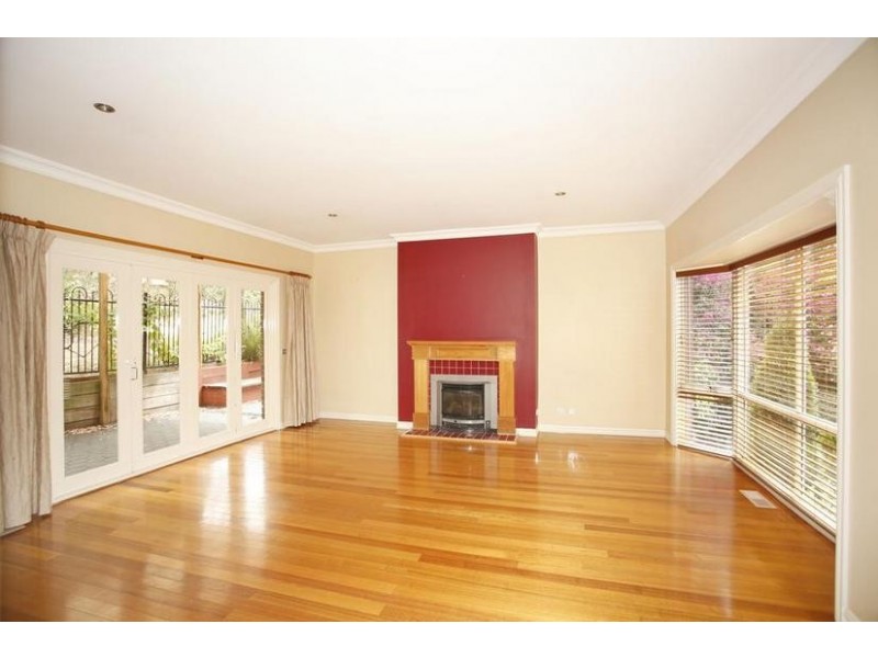 2/20 Outlook Drive, Berwick VIC 3806