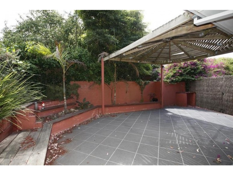 2/20 Outlook Drive, Berwick VIC 3806