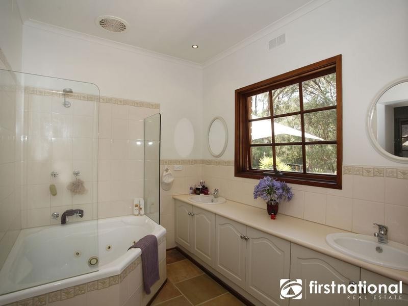 124 Stoney Creek Road, Beaconsfield Upper VIC 3808