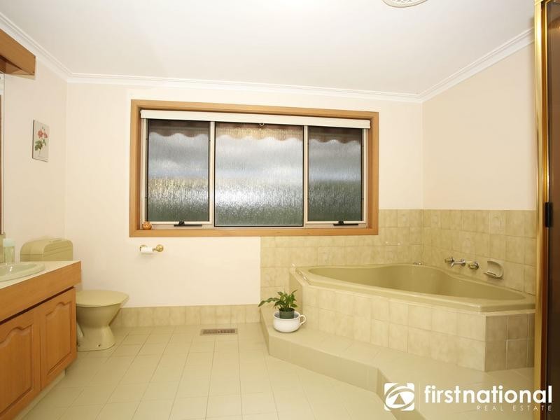 50-51 Malanie Close, Narre Warren North VIC 3804