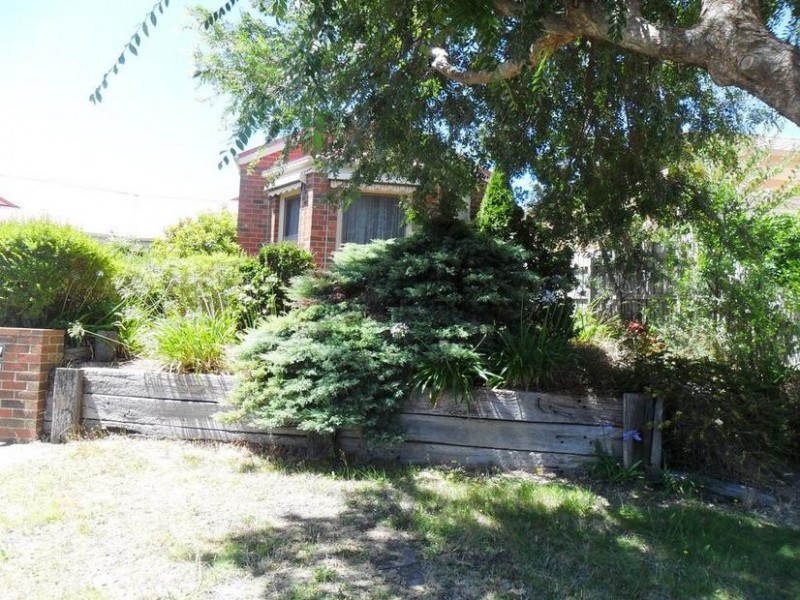 5 Celeste Court, Berwick VIC 3806