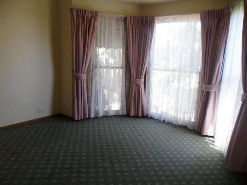 5 Celeste Court, Berwick VIC 3806