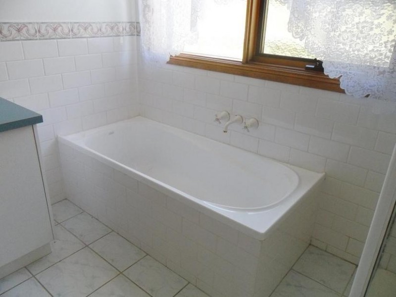 5 Celeste Court, Berwick VIC 3806