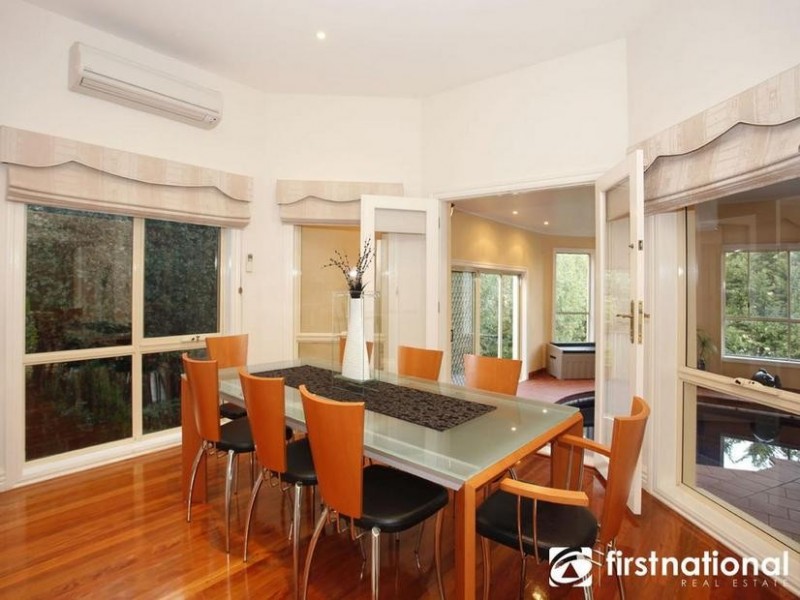 29 Rydaldene Way, Berwick VIC 3806